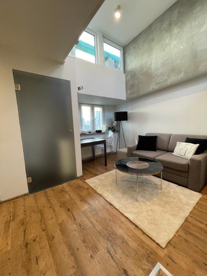 Warynskiego 9 - Piekna Panorama Miasta - Smart Tv 42 Cale - Wifi - Ekspres Kapsulkowy - W Pelni Wyposazona Kuchnia Варшава Екстер'єр фото